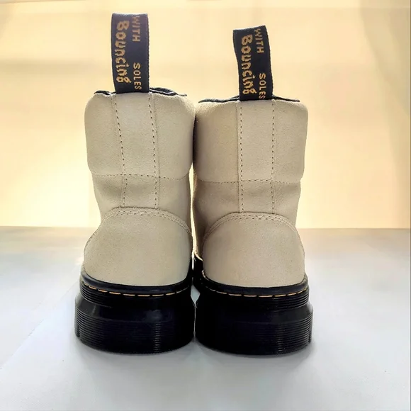 NEW Dr.Martens Cream Suede Utility Boots Women's 6 - Picture 2 of 9